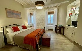 La Casa Della Campana